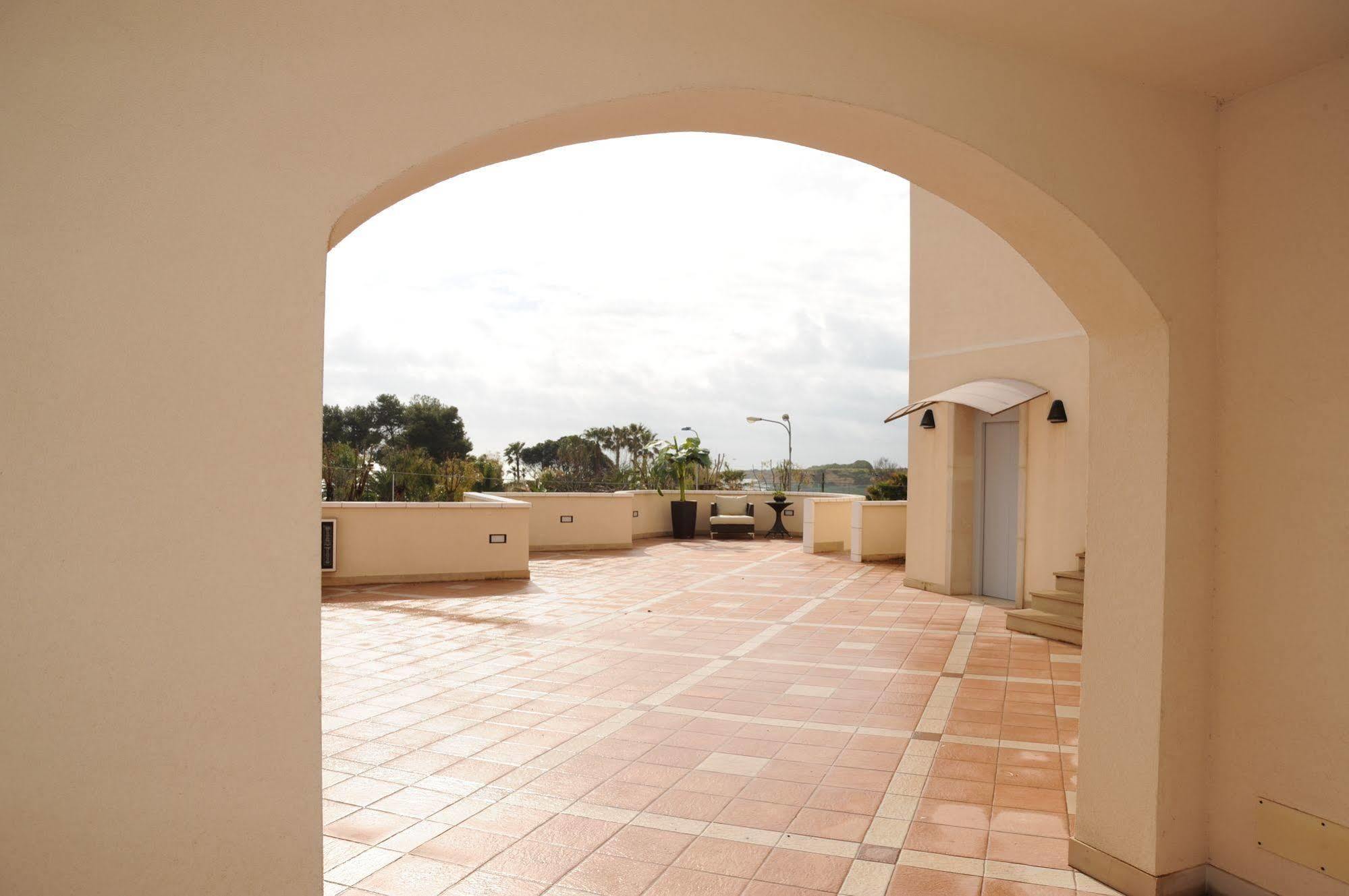 Hotel Bulla Regia Fontane Bianche Exterior photo